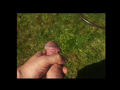 ❤️ Issiq hottie uning pushti mushuk becerdin oladi va yozgi bog'da squirt bilan cums ️ Anal pornoda bizda