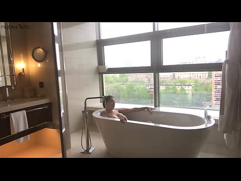 ❤️ Tremendous go'dak ehtiros bilan hammomda uning mushuk jerking ️ Anal pornoda bizda