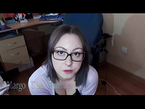 ❤️ Ko'zoynakli seksual qiz kamerada Dildoni chuqur so'radi ️ Anal pornoda bizda