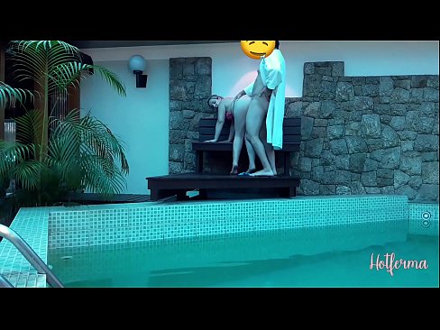 ❤️ Boss xizmatchini hovuzga taklif qiladi, lekin issiqqa qarshi tura olmadi ️ Anal pornoda bizda