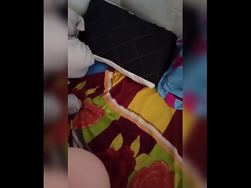 ❤️ Mening xonadoshim uyda yolg'iz qoladi, chunki eri ta'tilga ketadi va men uni sikish va eshagini sut bilan to'ldirish imkoniyatidan foydalanaman ️ Anal pornoda bizda